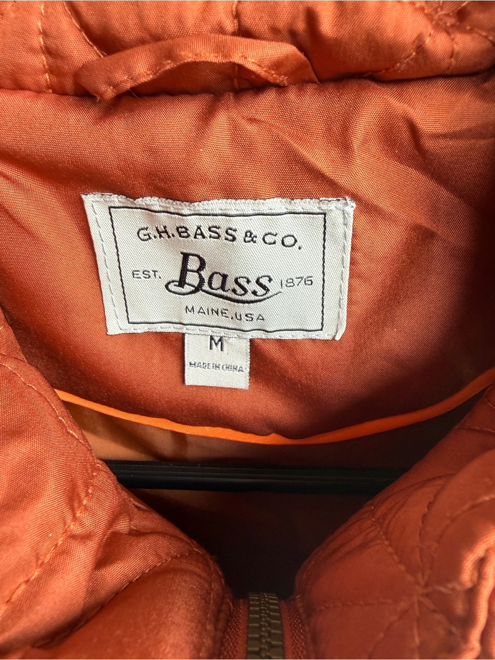 G. H. BASS & COMPANY BURNT ORANGE QUILTED HOODED PUFFER VEST SIZE M - Picture 4 of 6